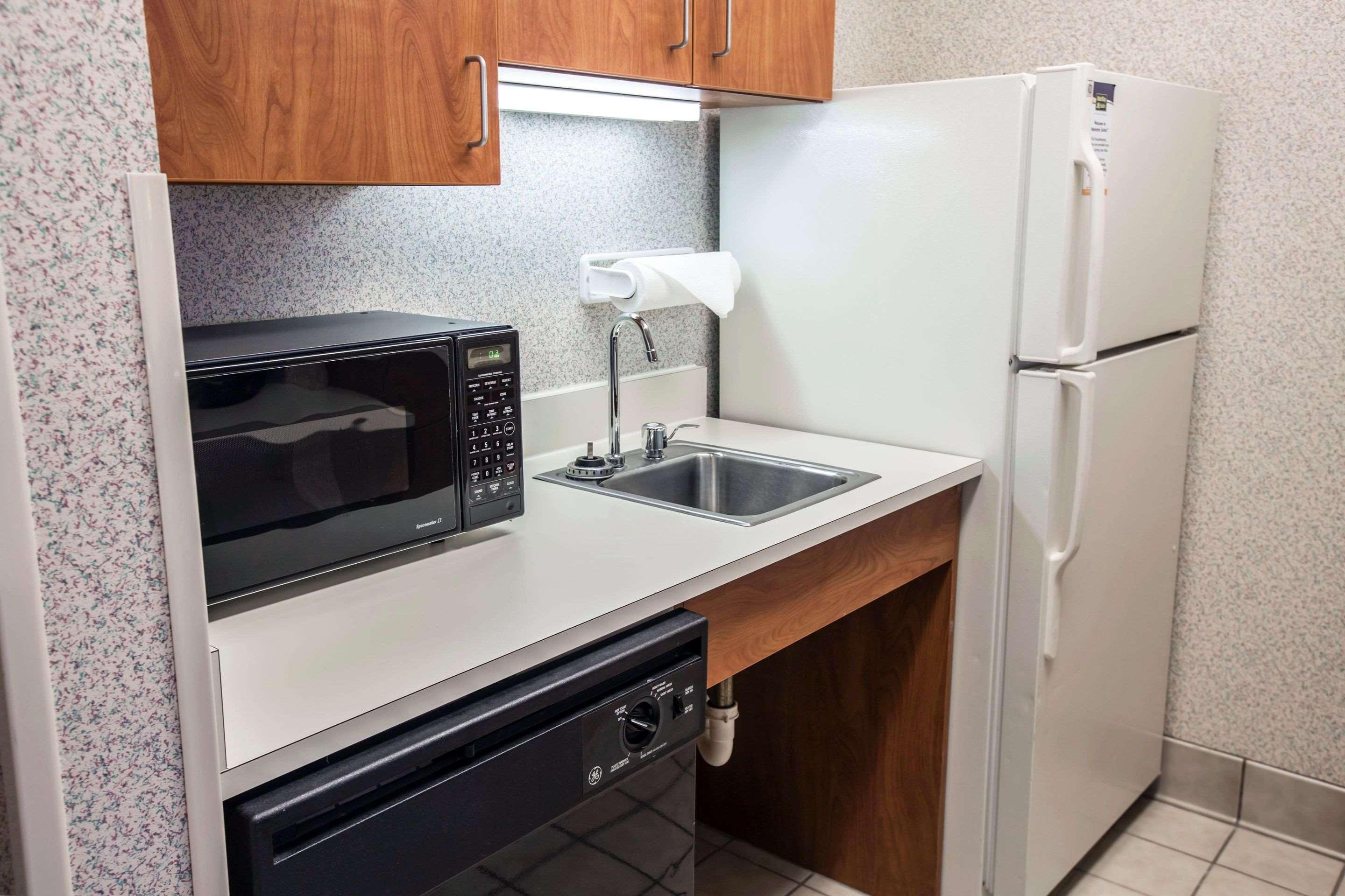 Mainstay Suites Wilmington - University Area Zewnętrze zdjęcie