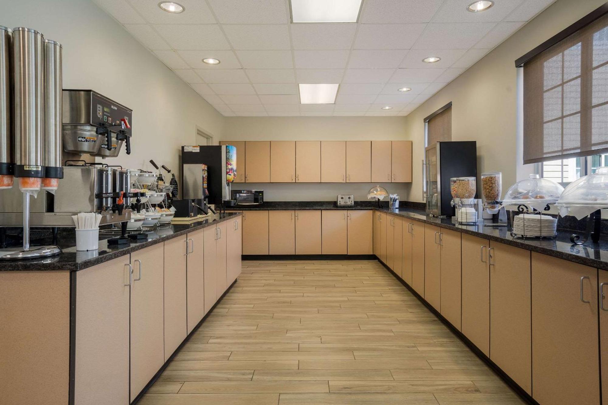 Mainstay Suites Wilmington - University Area Zewnętrze zdjęcie